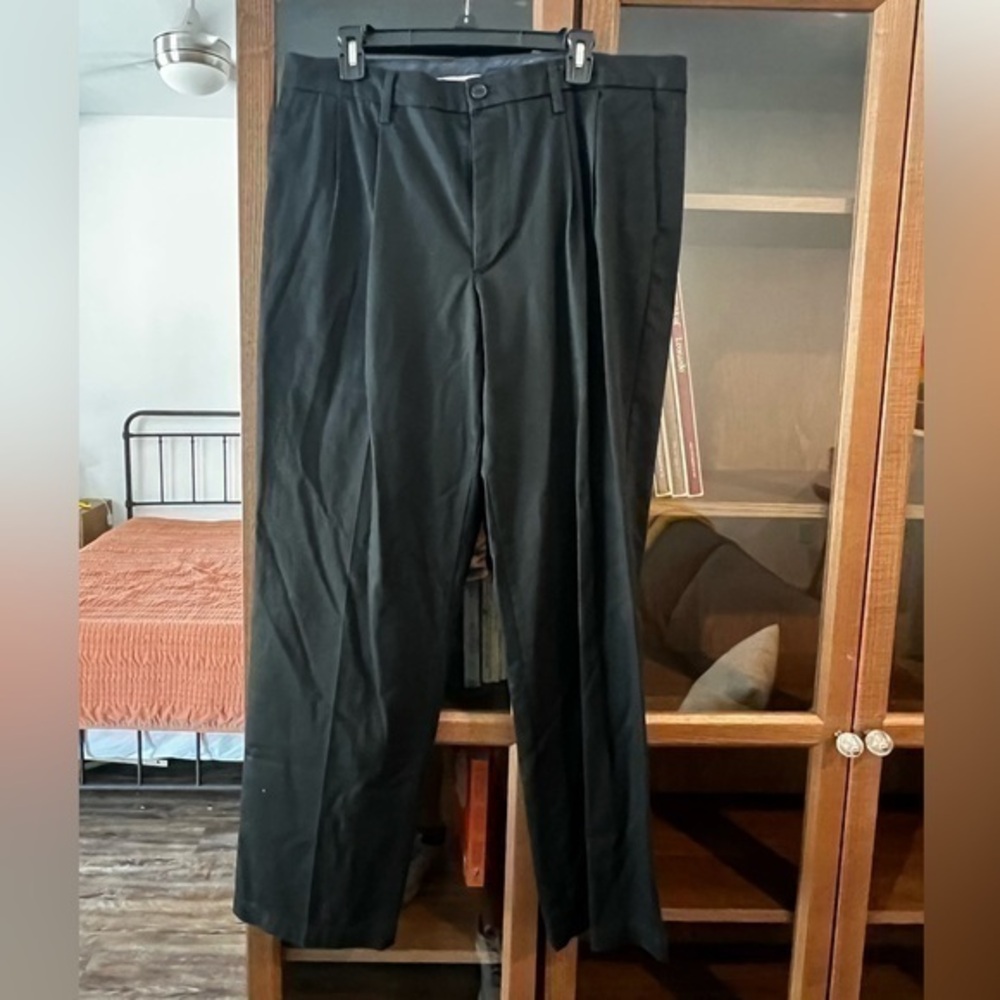 Dockers Khakis X Comfort / Classic Fit / 36x32/ Black